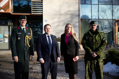 FOTO: Ādažu novadā vizītē ierodas Kanādas vēstnieks Braiens Svorks