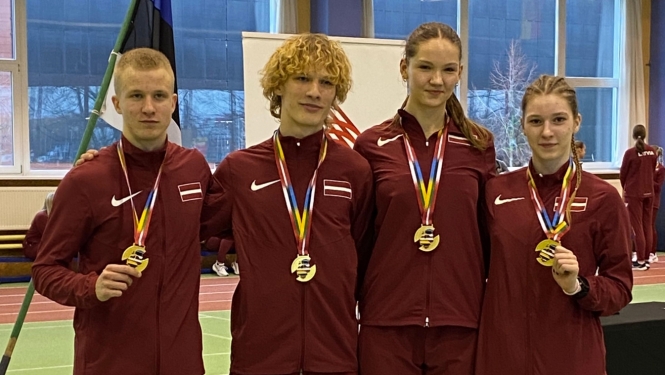 Toms Melderis, otrais no kreisās, ĀBJSS