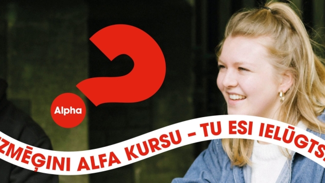 Alfa kurss, sieviete smaida