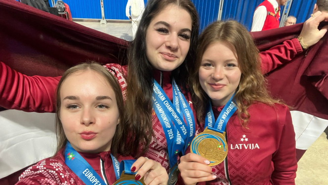 Līva Krūmiņa, Kristiāna Agule, Alise Dvarišķe - zelts Eiropas čempionātā