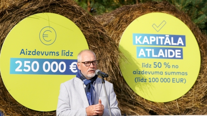 Altum aizdevums līdz 250 000 - vīrietis runā