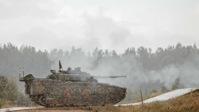 tanks šauj2