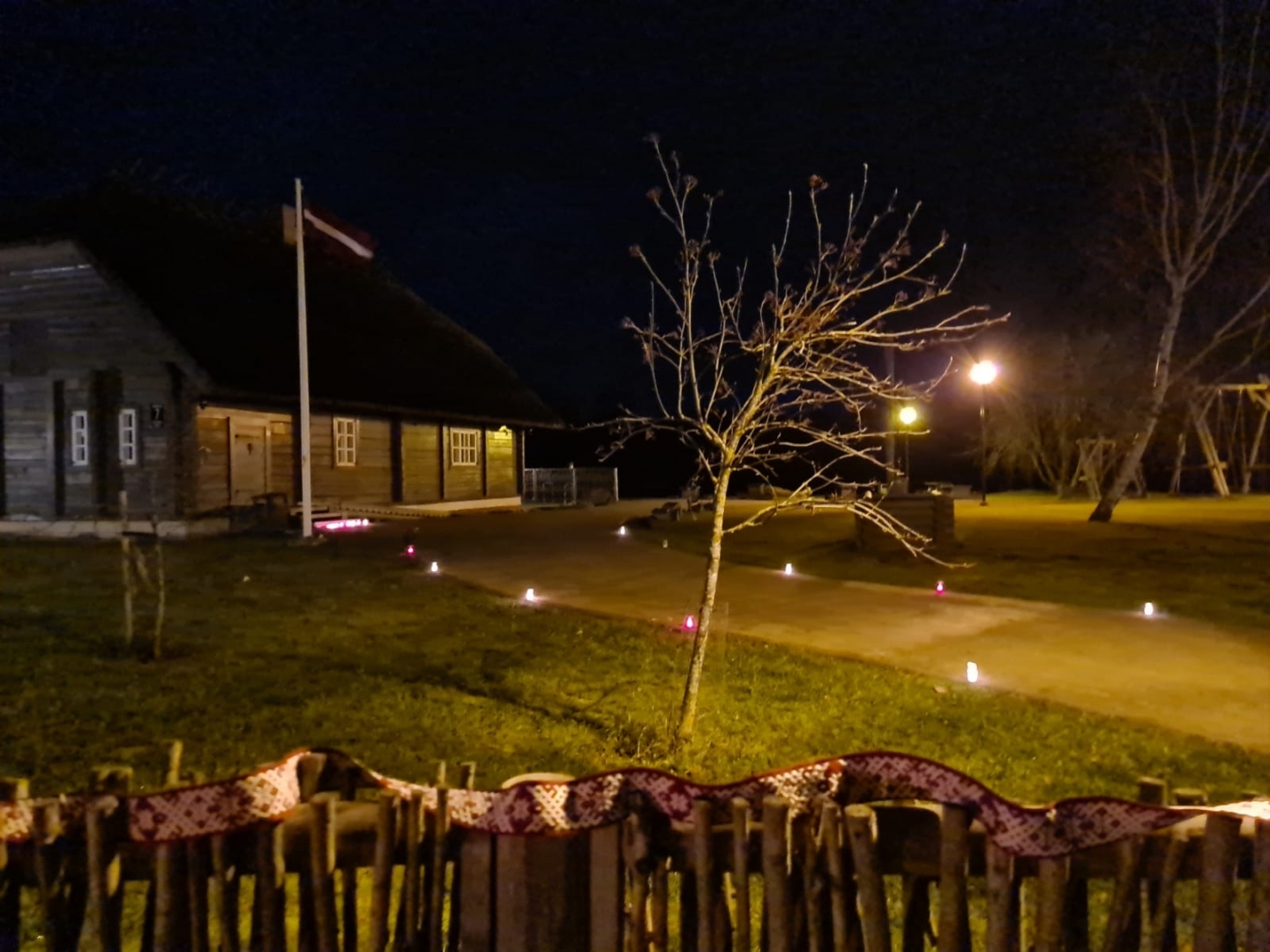 FOTO: Novads rotājas svētku rotās