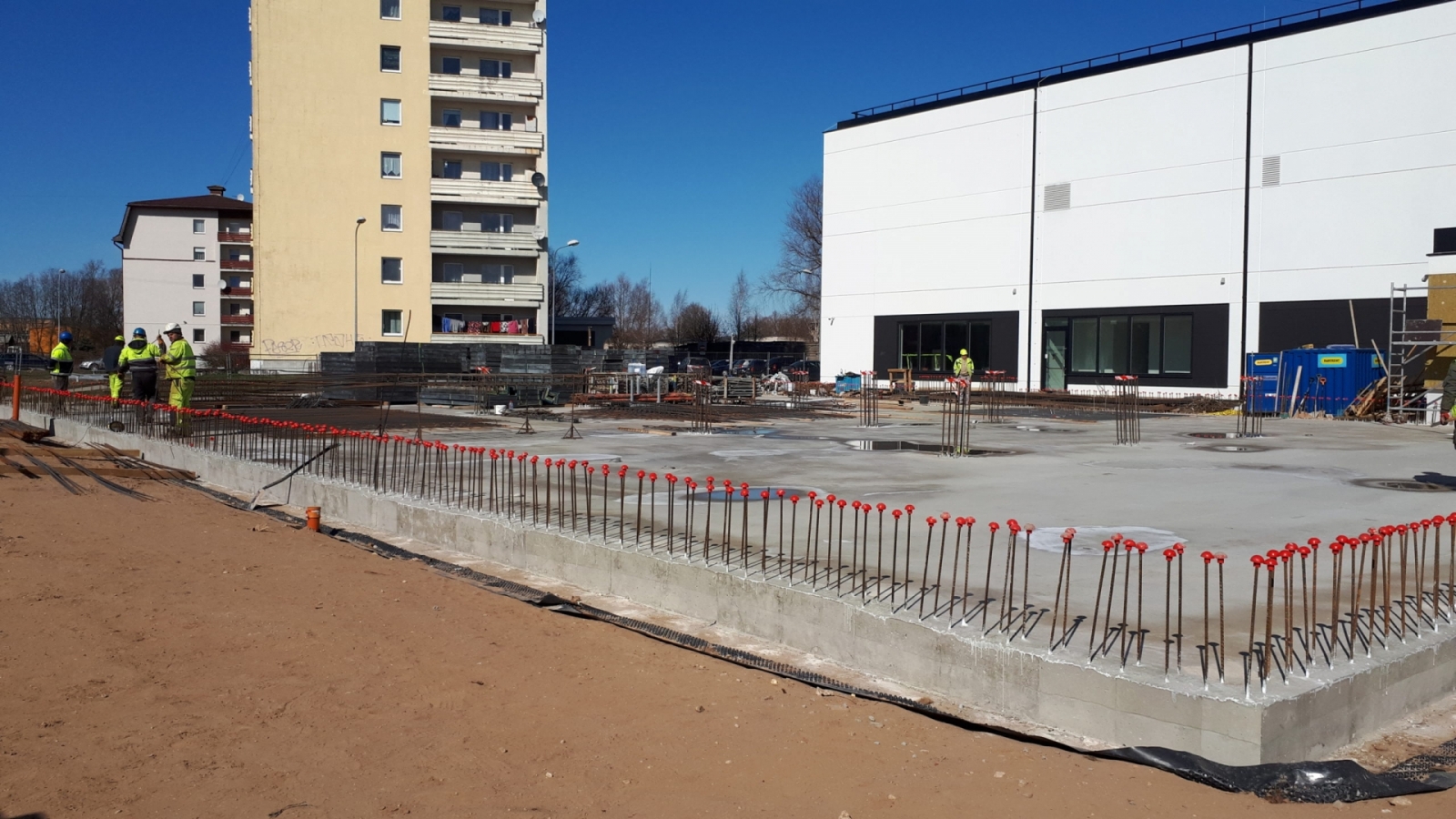 Ādažu sākumskolas 3.kārtai pabeigti zemes darbi un uzsākta 1.stāva izbūve