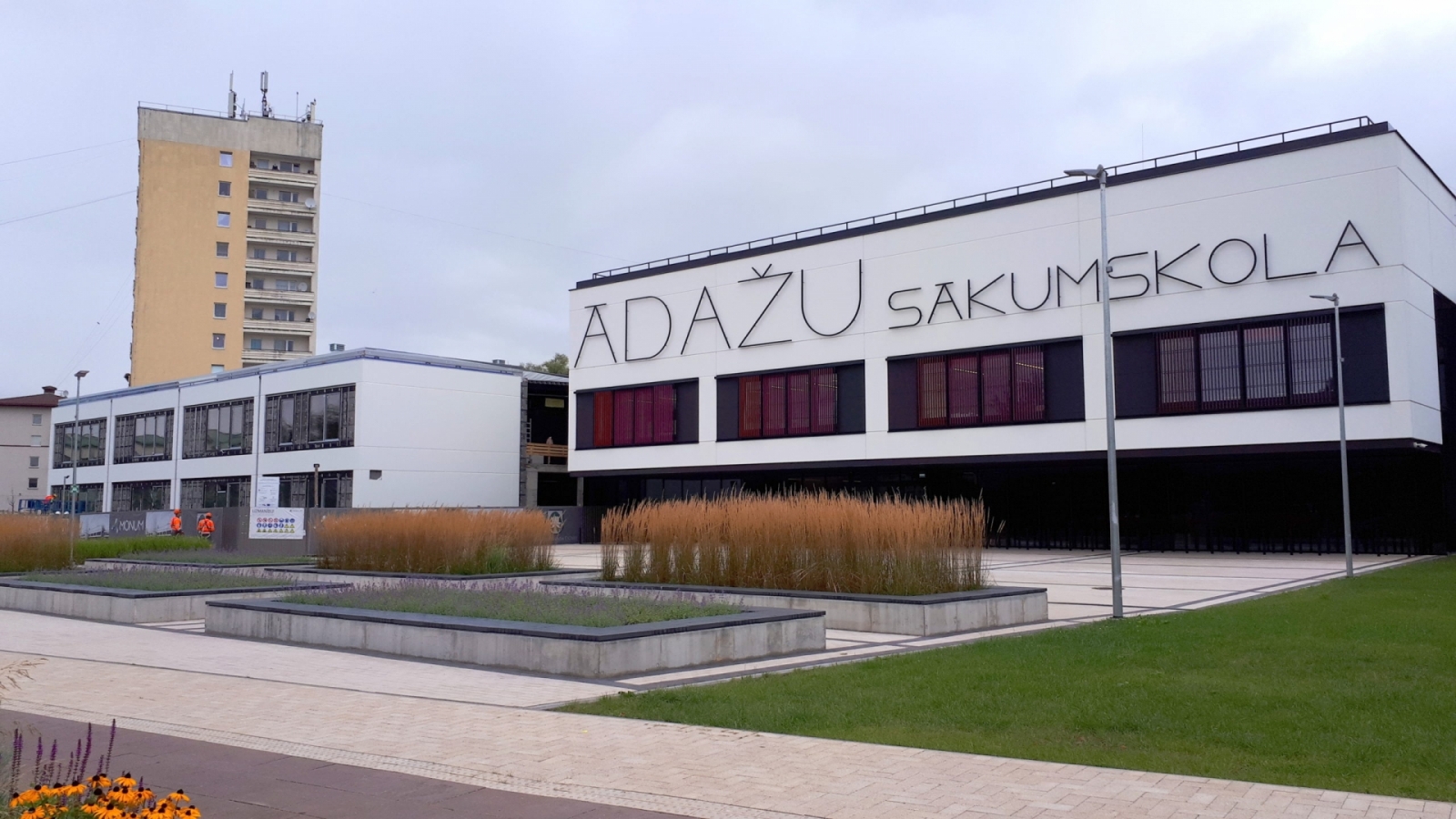 Ādažu sākumskolas 3.kārtā notiek starpsienu izbūve un iekšējie apdares darbi
