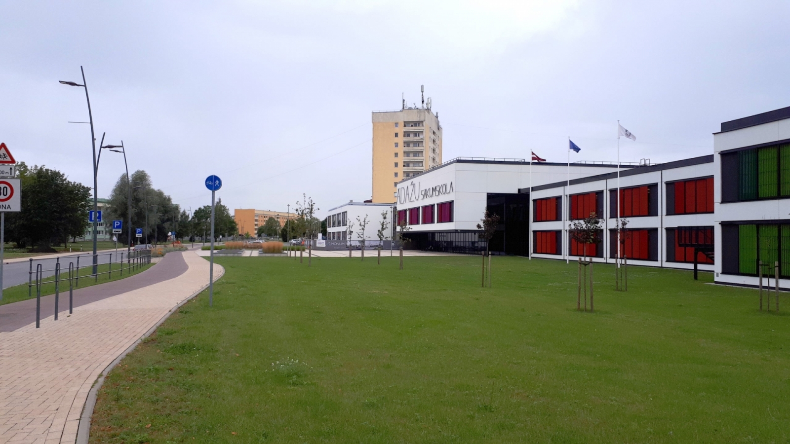 Ādažu sākumskolas 3.kārtā notiek starpsienu izbūve un iekšējie apdares darbi