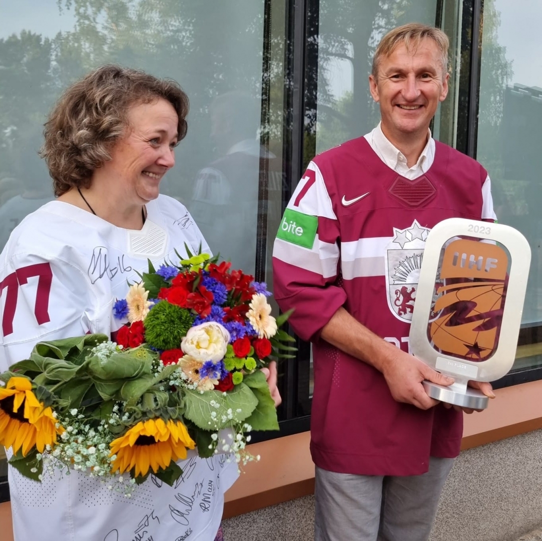 Kristīne Zīle, Uldis Zīle, kauss