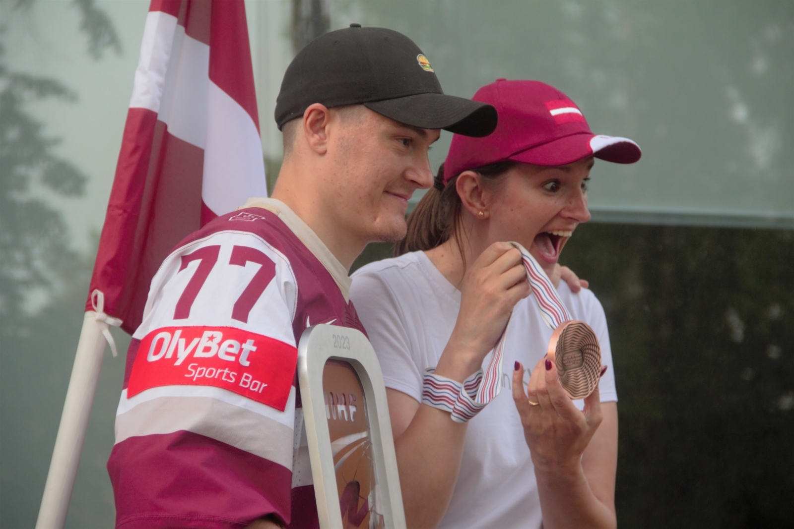 Kristaps Zīle ar līdzjutēju