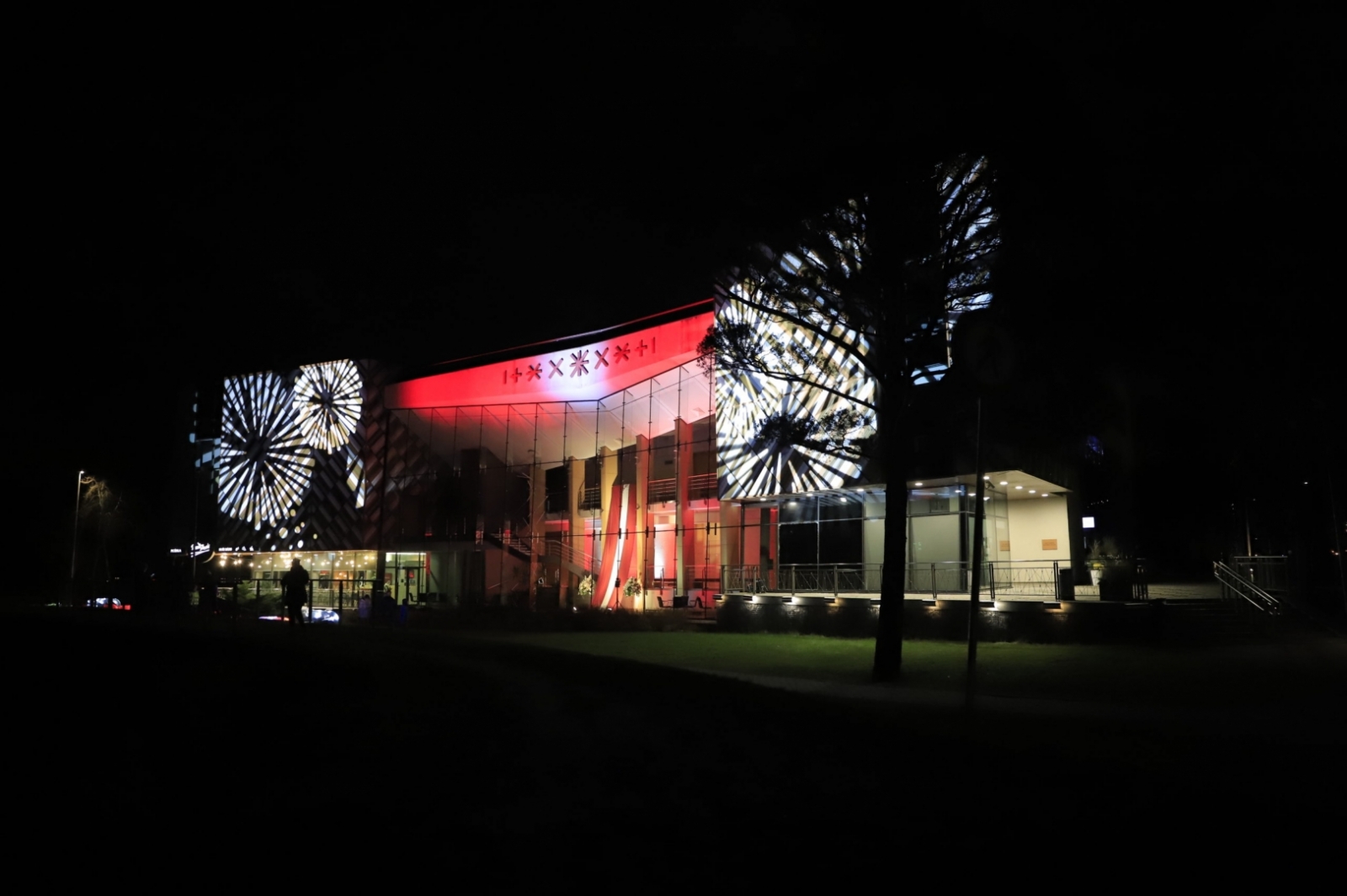 FOTO: Novads rotājas svētku rotās