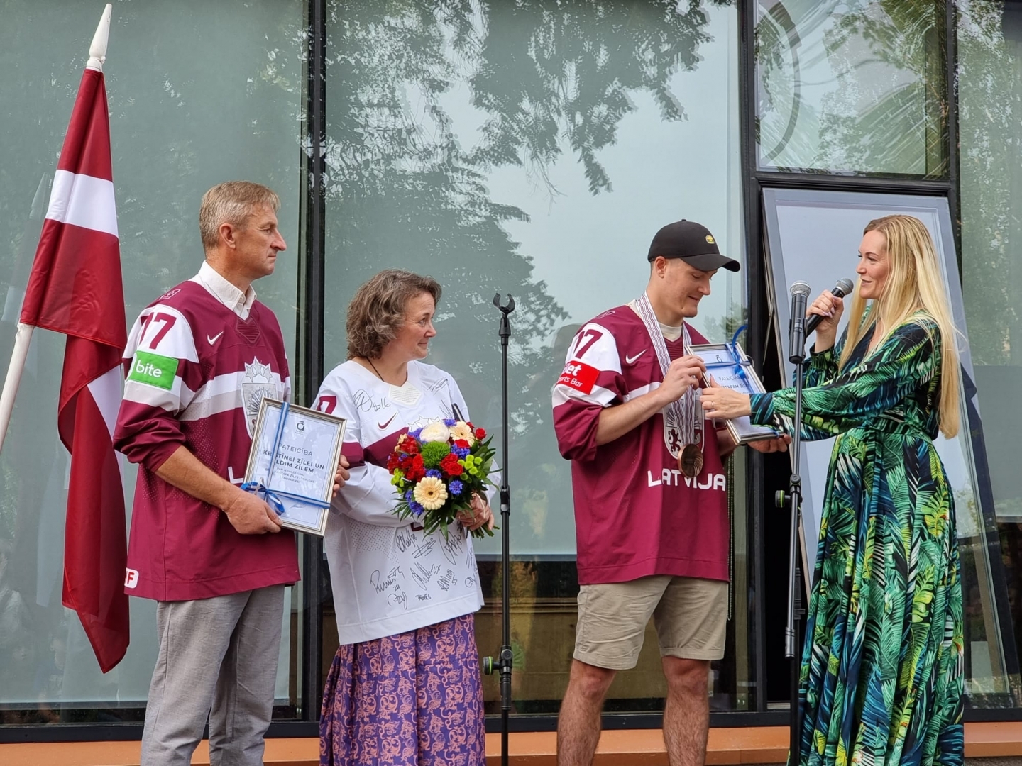 Uldis Zīle, Kristīne Zīle, Kristaps Zīle, Karīna Miķelsone