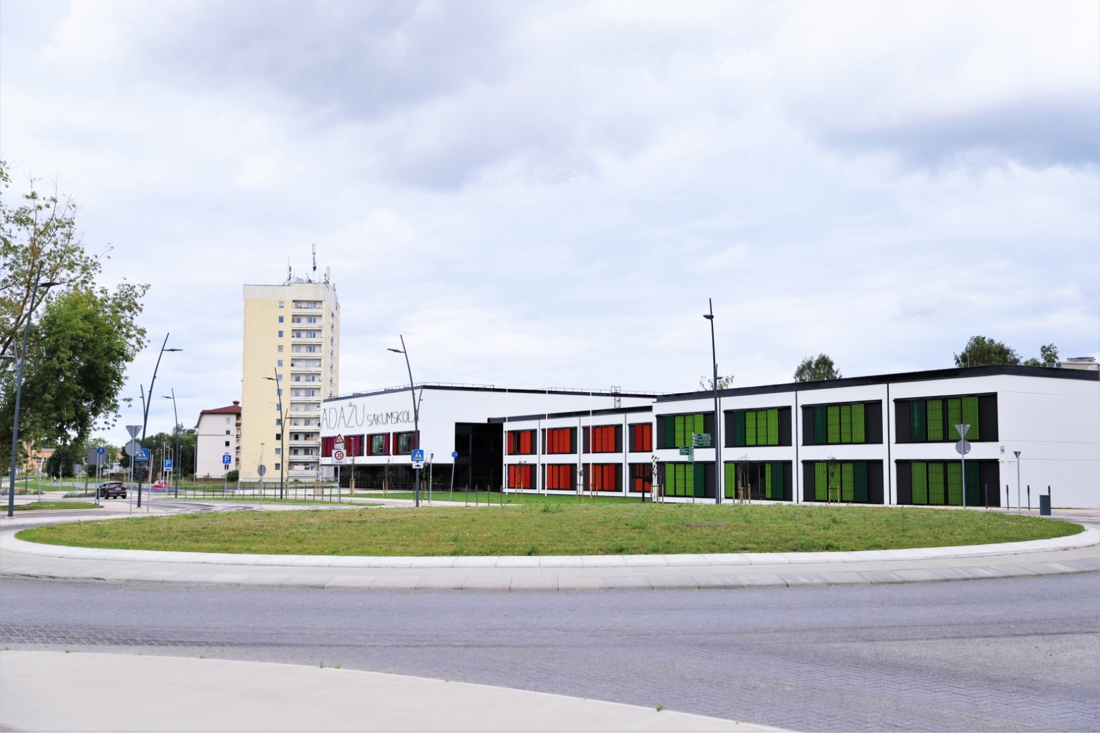 Ādažu sākumskola pieņemta ekspluatācijā