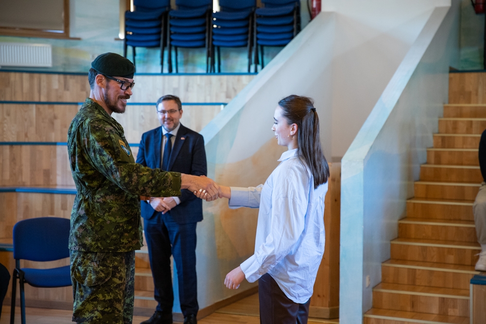 FOTO: Ādažu novadā vizītē ierodas Kanādas vēstnieks Braiens Svorks