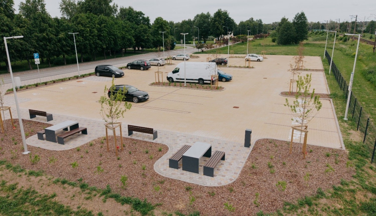 Mobilitātes punkts - autostāvlaukums pie Stacijas ielas