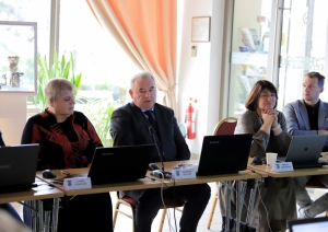 Par Ādažu novada pašvaldības domes priekšsēdētāju ievēlēta Karīna Miķelsone 3