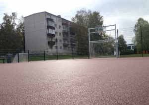 Izveidots jauns sporta laukums un gājēju celiņš