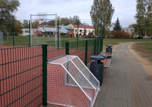 Izveidots jauns sporta laukums un gājēju celiņš