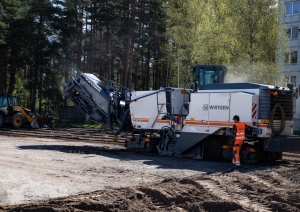 FOTO: Uzsākta Kadagas autobusu galapunkta laukuma atjaunošana