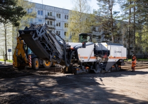 FOTO: Uzsākta Kadagas autobusu galapunkta laukuma atjaunošana