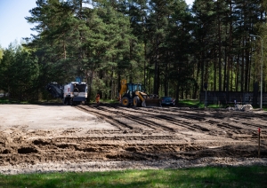 FOTO: Uzsākta Kadagas autobusu galapunkta laukuma atjaunošana