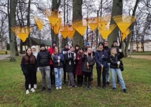 Cilvēki ar slotām 