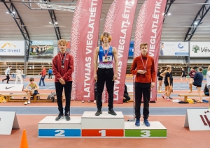 Ādažu jaunie vieglatlēti no Latvijas čempionāta Kuldīgā pārved trīs medaļas, Patrīcija Janule kļūst par čempioni