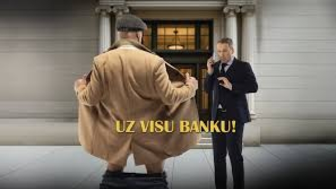 Divi vīrieši, viens ar atvērtu mēteli