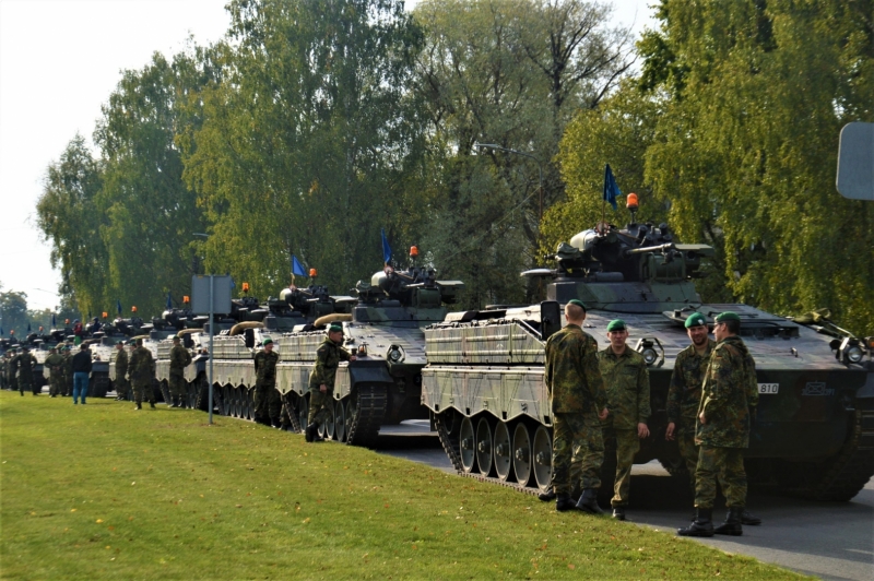 pārvietosies militārie transporta līdzekļi