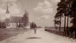 Ceļš uz Rīgu gar Baltezera baznīcu. Foto: ap 1928.gadu.