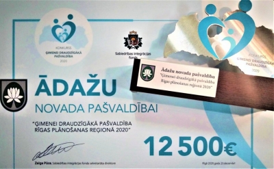 Ņemot vērā iedzīvotāju gribu, īstenos abus projektus, sāks ar Dzīvo Sapņu dārzu un vēl šajā sezonā Vējupes peldvietu papildinās ar labiekārtojuma elementiem