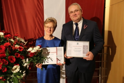 Ādažu novada domes apbalvojumu – Pateicības rakstu – saņēma Ādažu viduskolas atbalsta biedrības biedrs, Ādažu vidusskolas vecāku padomes priekšsēdētājs JĀNIS GRASIS. 