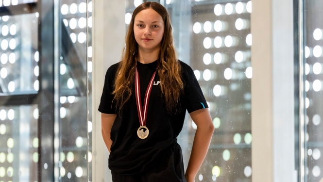 Anabella Veržbicka, peldēšana