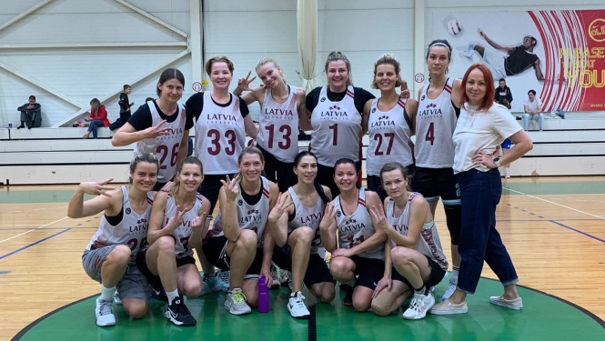 Ādažu sieviešu basketbola komanda
