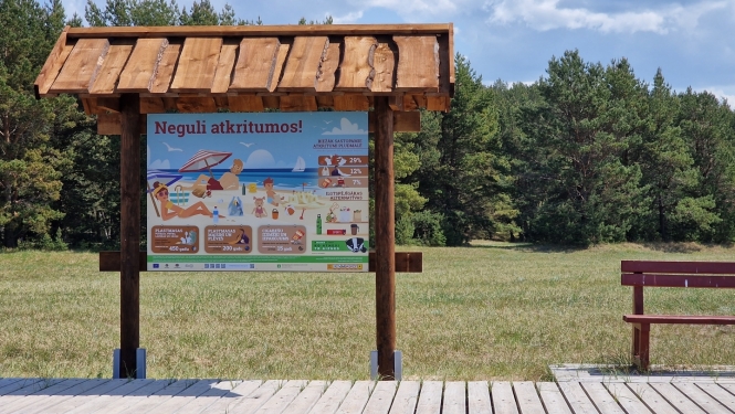 stends - neguli atkritumos