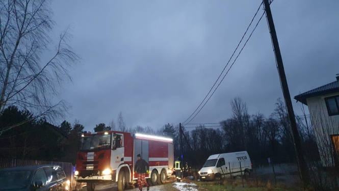 Strauji ceļoties ūdens līmenim Gaujā, applūdusi Nūrnieku iela un Strautkalnu ceļš; veikta iedzīvotāju evakuācija