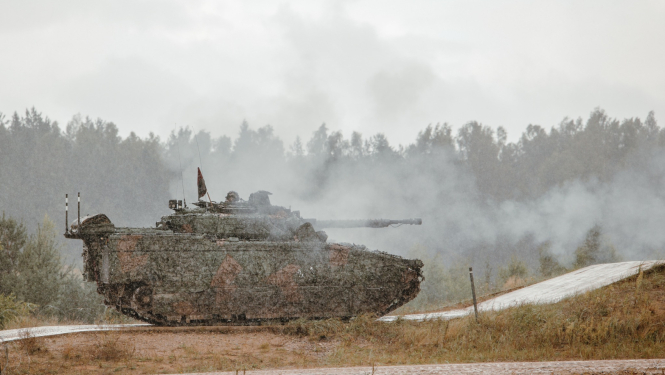 tanks šauj2