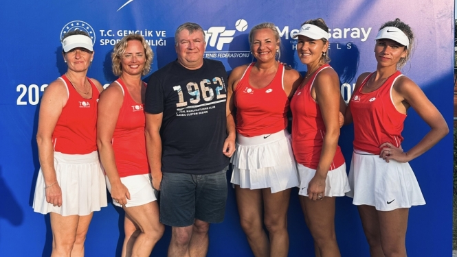 Tenisa centra "Ādaži" sieviešu komanda, 40+