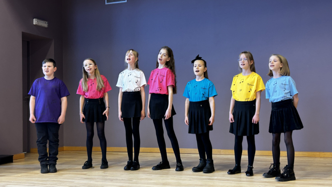 Ādažu vidusskolas koris