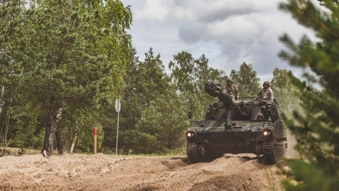 haubice, mācības, Ādažu poligons