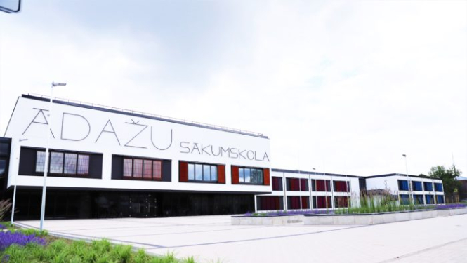 Ādažu sākumskola pieņemta ekspluatācijā