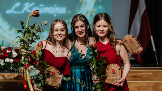 Līva Krūmiņa, Kristiāna Agule, Alise Dvarišķe. Foto:  Kitija Folkmane