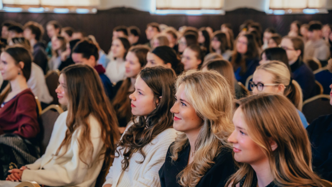 jaunieši projektu konferencē