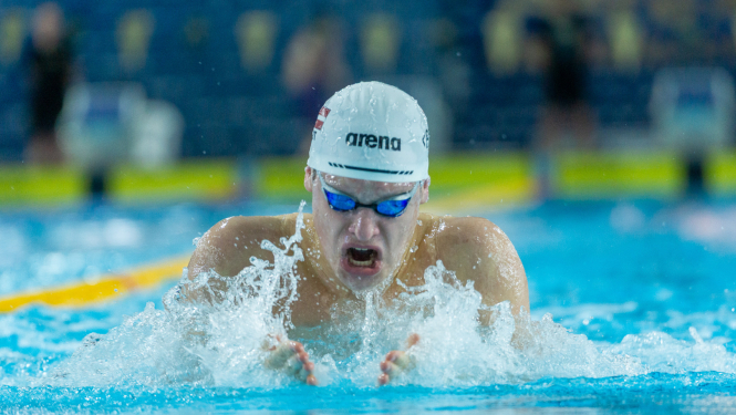 Kristaps Čilipāns peldēšanas brasa distancē