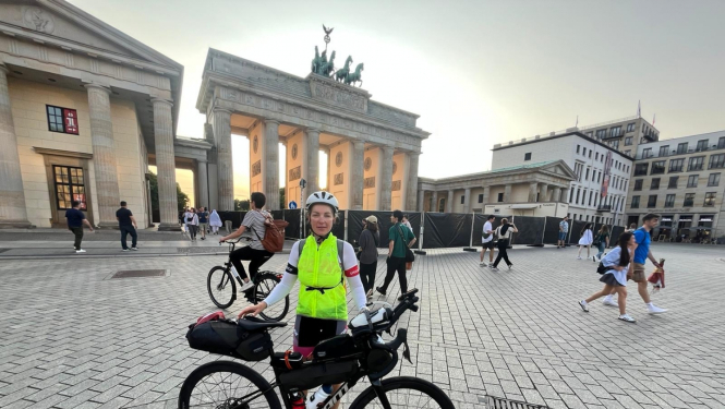 Antra Roga, Berlīne, Brandenburgas vārti