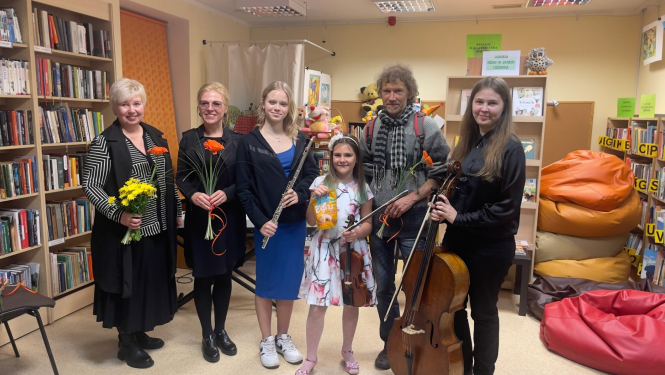 Dzejas dienas Carnikavas bibliotēkā