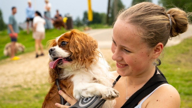 ar suni kopā jautrāk