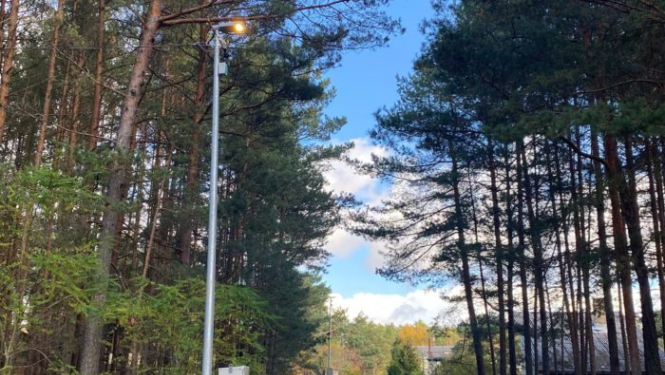 attēls ar ielu apgaismojumu