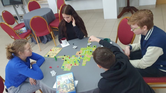 Ādažu jauniešu projekta ietvaros realizēts projekts “Spēļošana”, kas norisinājās no 10.oktobra līdz 31.decembrim