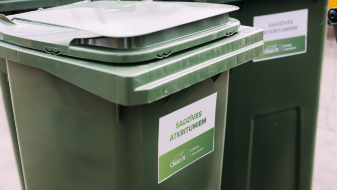 Clean R sadzīves atkritumu konteineri