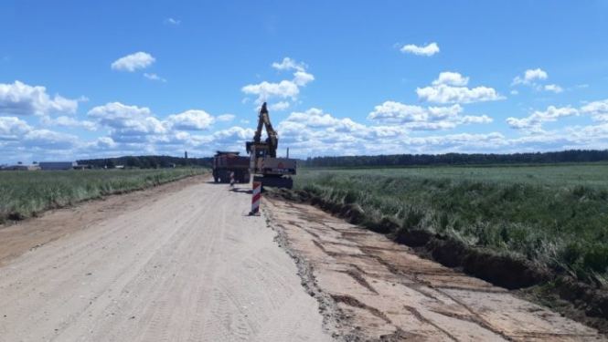 Uzsākta Laveru ceļa grants seguma pārbūve