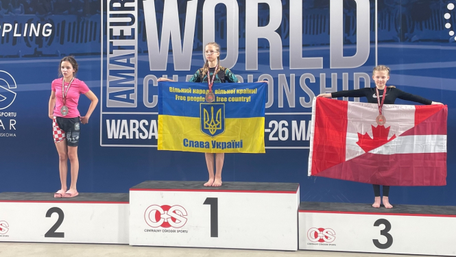 Maija Dafija, Carnikava, attēlā pa labi